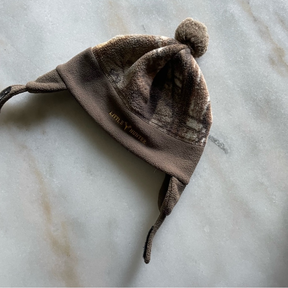 Little hunter camo hat size 2T-4T